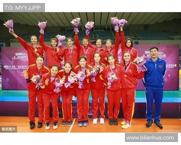 回族足球球星的成长之路与拼搏精神展现民族力量