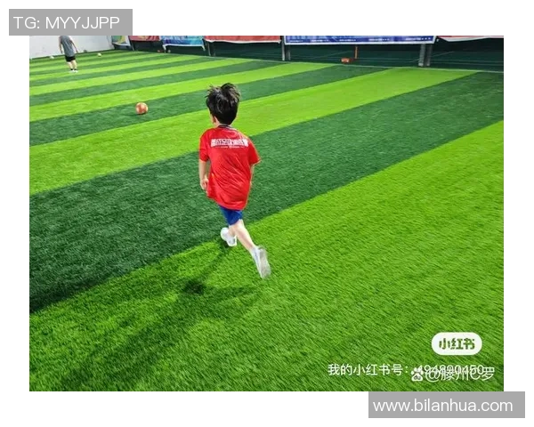 足球球星童年时光温馨回忆 可爱艺术照展现成长历程